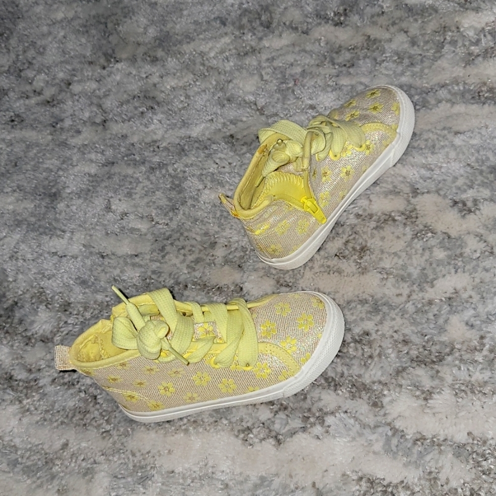 Kids zipper, hightop sneakers